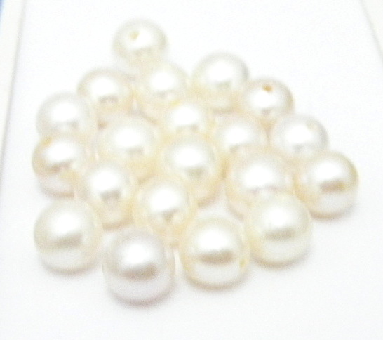 White 5-5.5mm Half Drilled Round Single Pearl